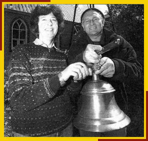 Judy Parker & Tom Marrow with the new bell