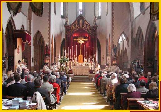 Solemn Pontifical Mass at the May Devotion to Our Lady 2001